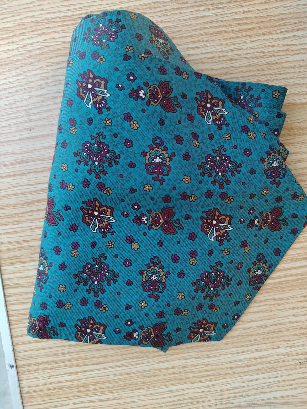 Ascot di Seta